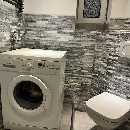 Bismarck Mainhouse *